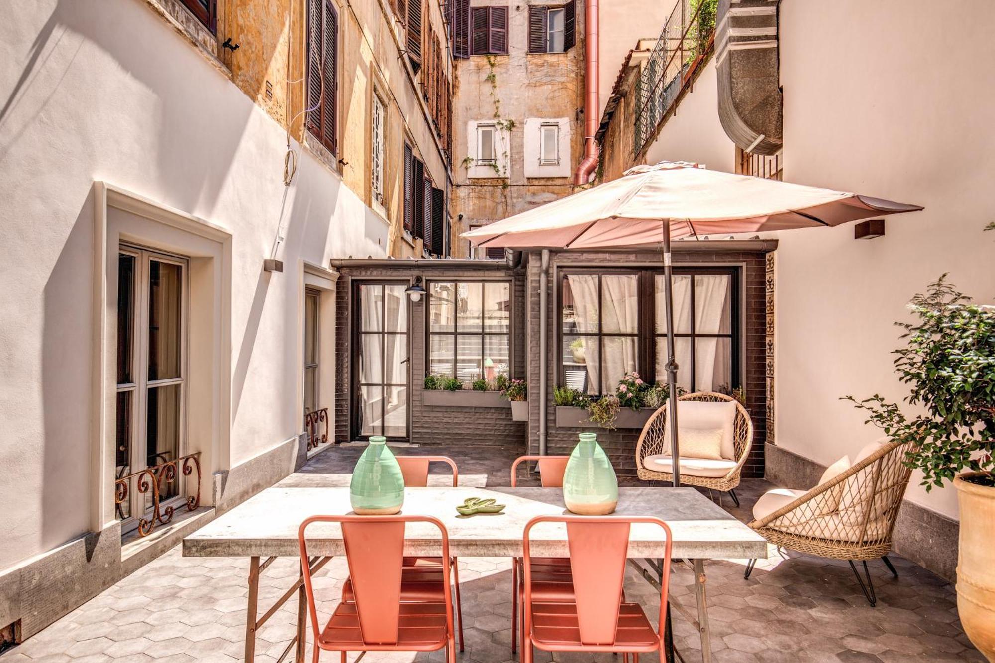 Decharme Apartment With Terrace In Monti Rom Exterior foto