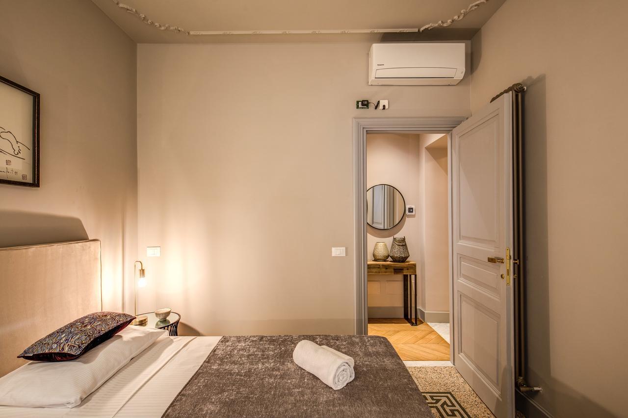 Decharme Apartment With Terrace In Monti Rom Exterior foto