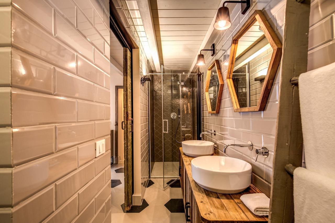 Decharme Apartment With Terrace In Monti Rom Exterior foto